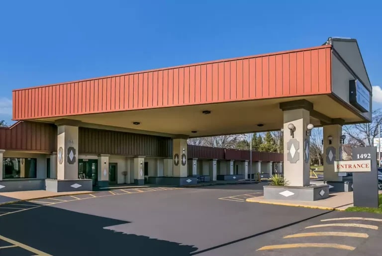 Dutchland Hotel in Lancaster, PA